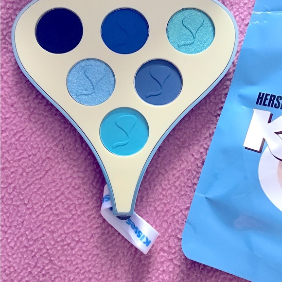 GlamLite Makeup Glamlite Hersheys Kisses Cookies N Cream Eyeshadow